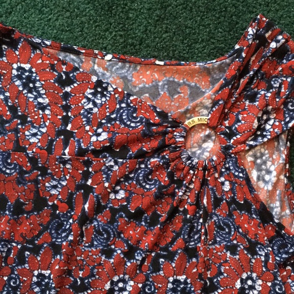 Top - Picture 2 of 2